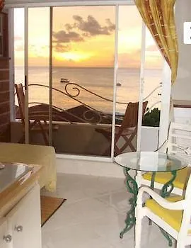 Coral Lane Beach Apartments Derricks Hotel
